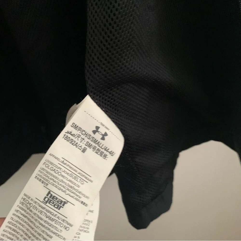 Under Armour Men's Black Windbreaker